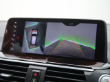 【アラウンドビューモニター】バックカメラに加え、360度のカメラで駐車も楽々。駐車が苦手な方でも安心してお乗りいただけます。【ワイヤレスチャージ】携帯を置いておくだけで