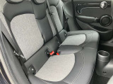 BMWの大きなシートは疲れにくく、搭乗者を包み込んでくれる安心感が御座います。