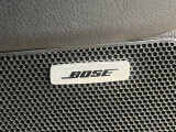 【BOSEサウンドシステム】メーカーオプションの高品位サウンドシステムを搭載。専用のチューニングが施された大小様々なスピーカーから良質なサウンドが奏でられ、臨場感あふれる音響空間を演出します。