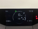 いまや必須装備「ナビゲーション」搭載!知らない場所にスイスイッとドライブ。もう、これなしではハンドルを握れませんね!でも運転中の操作は危険ですのでご注意ですね☆