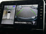 アラウンドビューモニターの映像が大画面ナビにも表示出来ますのでバックも縦列駐車にも便利です。