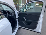 ドアを開けると上質で上品な室内空間が広がり細部までこだわったAudiデザイン性と、物づくりのこだわりを感じて頂けます。詳しくは0078-6002-900146中古車スタッフまで