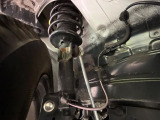 お車を安心してお乗りいただく為には、足回りの定期点検が欠かせません。サービスサポート(有償保証)では無料点検もご提供しており、安心のカーライフをお過ごしいただけるサポート体制が整っています。