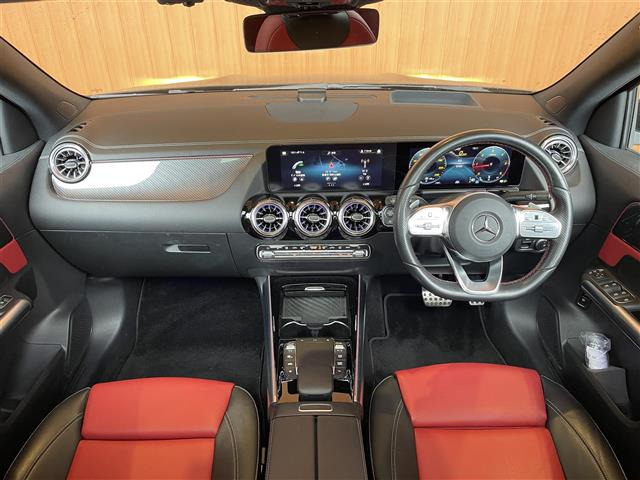 メルセデス・ベンツ GLAクラス GLA200d 4マチック AMGライン 4WD 4WD