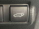 【パワーバックドア】スマートキーや運転席のボタンを押すだけでリアゲートが自動で開閉します!荷物を持っている時や、高い位置にあるバックドアを閉める際に便利な機能です♪