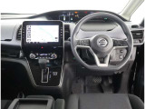 見通しのよいすっきりとした視界で、誰でも運転しやすいです。運転のしやすさは疲れにくさにも繋がりますよ♪