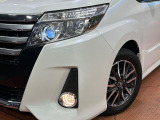 【LEDヘッドライト】悪天候や夜間走行時も良好な視界を確保し安心して運転できる高輝度LEDヘッドライトを装備!点灯速度が早く、消費電力も抑えられています。