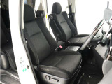 (電動シート)運転席8ウェイパワーシート!シートメモリー機能付き!上級グレードならではの贅沢装備で人気装備となります。