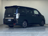 バックカメラが付いているのでバックでの車庫入れも安心です。