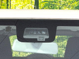 【スズキ セーフティサポート】走行中に前方の車両等を認識し、衝突しそうな時は警報とブレーキで衝突回避と被害軽減をアシスト。より安全にドライブをお楽しみいただけます。