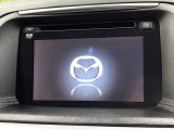 【メーカー純正ナビ】インテリアに溶け込むスタイリッシュな「専用設計」メーカーナビを装備♪視認性や操作性など基本性能にも優れ、より上質なカーライフをお楽しみいただけます。