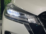 【LEDヘッドライト】悪天候や夜間走行時も良好な視界を確保し安心して運転できる高輝度LEDヘッドライトを装備!点灯速度が早く、消費電力も抑えられています。