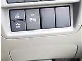 『1台』のお車に対して、3名体制で日々議論を重ね仕入れを行っております。