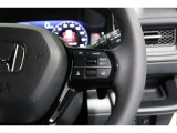 Hondaセンシングの機能のひとつ、アダプティブクルーズコントロール付!アクセルから足を離しても設定したスピードと前車との車間を保ち走行してくれます!車線維持もアシスト☆高速道路で疲労軽減ですね☆