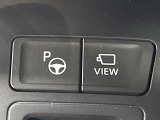 【リモート機能つきアドバンストパーク】専用スマートフォンアプリの使用で、車外から遠隔駐車・出庫が可能な先進機能。広い場所で乗り降りしたい時に便利です♪