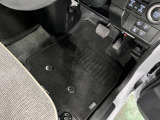 嬉しい純正フロアマット付き♪ 状態も良好です(^^♪