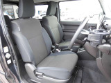 【内装】ジムニーの車内です♪もちろん、フロアマットもついてますよ〜!