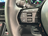 ステアリングにオーディオ操作スイッチが付いています。オーディオ画面に直接タッチしなくても操作が出来ますので、運転に集中できます。