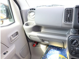 【車屋】として、長く車業界に従事した経験豊富なスタッフが多数在籍しております。