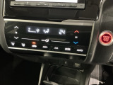 オートエアコンがついていますので、簡単操作で快適に過ごせます。希望の温度に自動調整してくれるのが便利です。