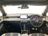 【前方視界】開放的な前方視界!運転がしやすく疲れにくいです♪窓が大きく、見通しがとっても良いおクルマですよ♪