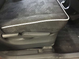シートリフター付きでドライビングポジションもばっちり!!