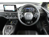 ドライバーを包み込み 運転の期待が高まるコックピット