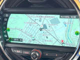 ●純正ナビ:一体感のあるナビは、高級感ある車内を演出してくれます。Bluetooth再生などオーディオ機能も充実しておりますので、運転もより楽しめます♪