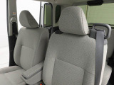 納車前に12ヶ月点検・エンジンオイル交換・ バッテリー交換・ワイパーゴム交換・キーレス、キーフリーの電池交換を実施しております。ダイハツの整備士がきっちりと点検したお車をお届けいたします!