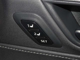 運転席のパワーシートは2名様分までメモリー機能付きです。
