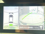【アラウンドビューモニター】専用のカメラにより、上から見下ろしたような視点で360度クルマの周囲を確認することができます☆死角部分も確認しやすく、狭い場所での切り返しや駐車もスムーズに行えます。