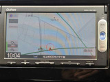 7インチ純正メモリーナビ(VXM-155VSi)を装着しています。目的地設定やルート案内もスムーズに行えます。