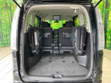 普段のお買い物や通勤、送迎等に十分な荷室スペースを確保しております。セカンドシートを倒すと、大きな荷物の積載も可能です♪