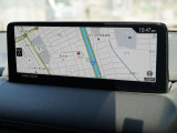 マツダコネクトの10.25インチワイドセンターディスプレイです。『Android Auto』『Apple CarPlay』や独自のコネクテッドサービスに対応したインターフェイスシステムです。
