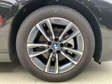 BMW純正アルミホイールです。納車時にはアルミホイールコーティングも承っております!是非ご検討下さいませ。