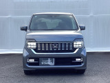 LEDヘッドライトを装備しています。LEDヘッドライトはとても明るく、雨の日や夜間走行も安全・安心です。オートライトコントロール付きで周囲の明るさに応じて自動で点灯・消灯します