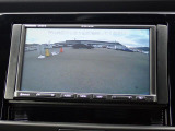 バックカメラ装備しております。駐車時に大変役に立ちますよ。駐車が苦手な方にも便利機能です。