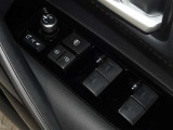 電動格納式ドアミラー・パワーウインドウを装備しています。