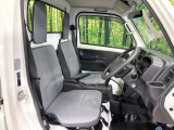 運転席シート廻りは使用感も少なく、良好な状態となっています。丁寧に使われていたことがよくわかりますね。