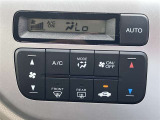 オートエアコンは、気温を設定すれば自動調整。車内をいつでも快適空間にしてくれます♪