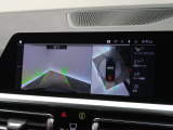 【アラウンドビューモニター】バックカメラに加え、360度のカメラで駐車も楽々。駐車が苦手な方でも安心してお乗りいただけます。