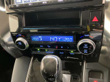 デュアルエアコンとは、運転席と助手席で、個別に温度設定ができる機能です。気温の感じ方は、人それぞれ違うもの。乗る人に優しい機能ですね。