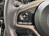 ステアリングにオーディオ操作スイッチが付いています。オーディオ画面に直接タッチしなくても操作が出来ますので、運転に集中できます。