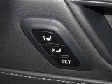 運転席のパワーシートは2名様分までメモリー機能付きです。