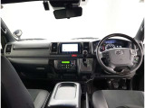 オシャレなインテリアで運転する気分も盛り上がりますよね^^