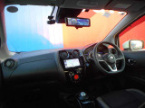 フロントガラスが広く視界が広々としているので、運転がとてもし易いです!