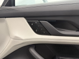 ポルシェセンター 中大阪認定中古車センター/正規ディーラーだからこそ出来る安心、安全、信頼の高品質の車両で御座います。