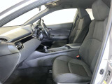 高いホールド性で運転姿勢が安定します。長距離ドライブでも疲れにくいのが魅力です。快適なドライビングライフをお送りください♪
