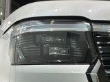 LEDヘッドライトは、点灯の瞬間から最大光量を発揮し、突然暗くなるトンネルなどでの安定感を高めます。
