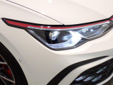 LEDマトリックスヘッドライト、フロントカメラで対向車を検知、LEDを個別に点灯、消灯を制御し最適な配光を可能としたヘッドライトシステムです